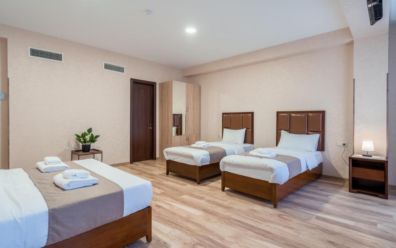 Aura Hotel Tbilisi Exterior foto