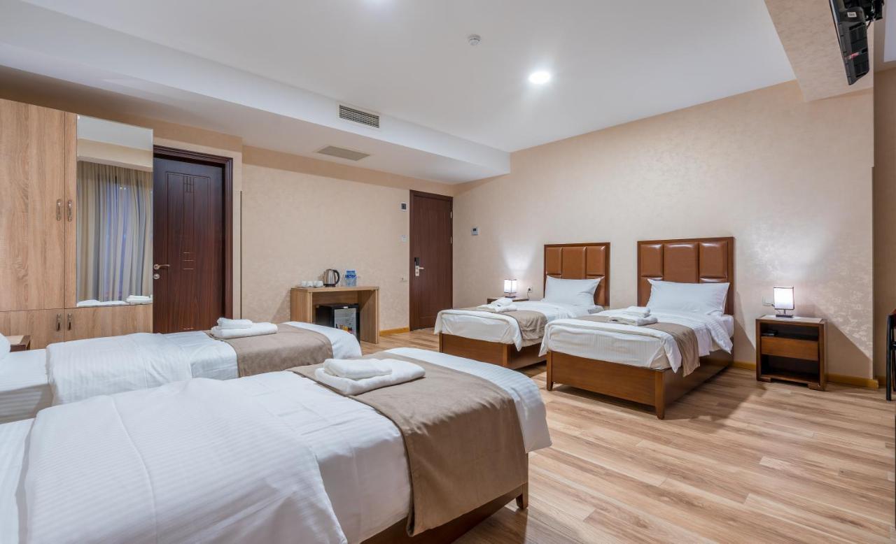 Aura Hotel Tbilisi Exterior foto