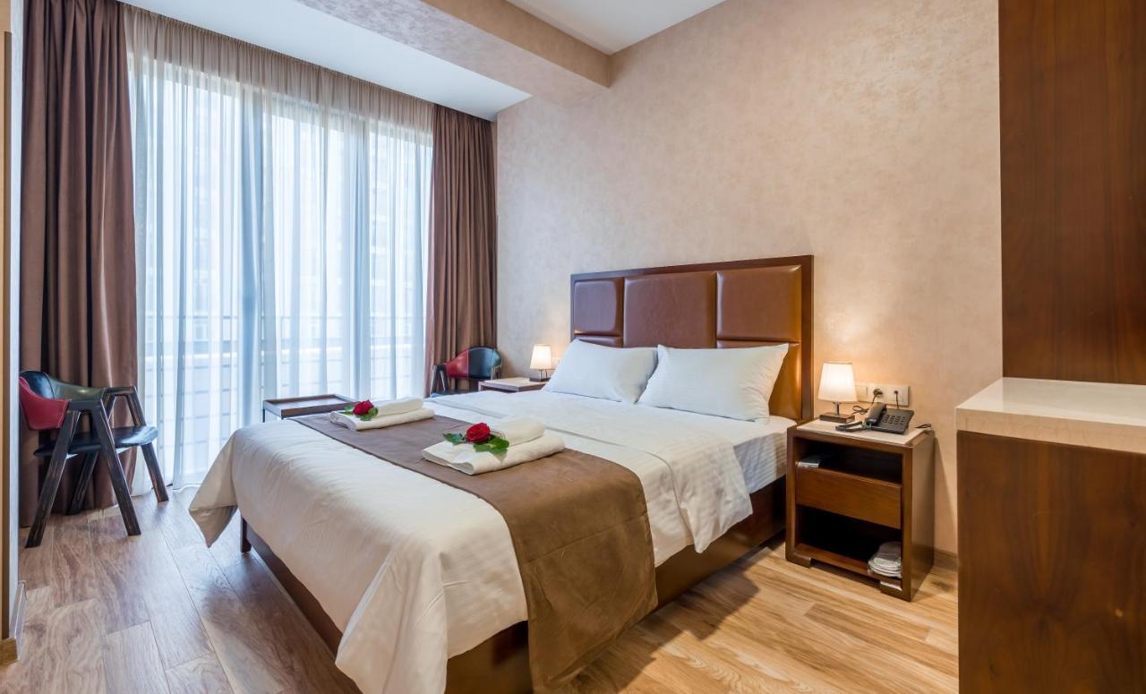 Aura Hotel Tbilisi Exterior foto
