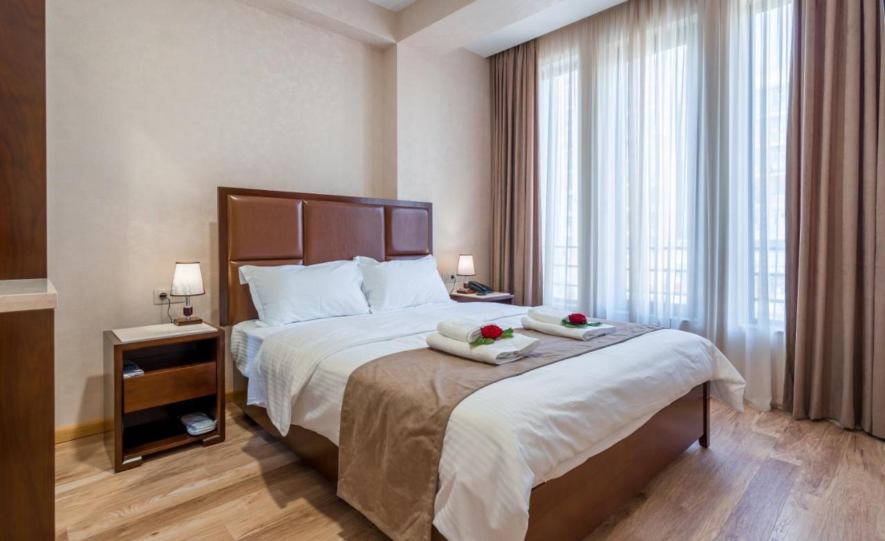 Aura Hotel Tbilisi Exterior foto