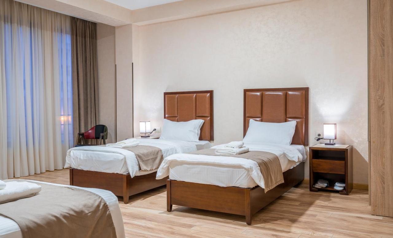 Aura Hotel Tbilisi Exterior foto